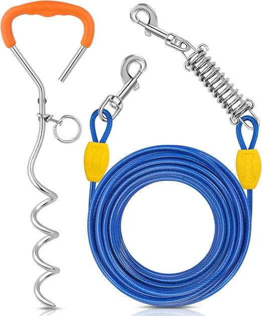 This 40-ft heavy-duty cable gives Gus some freedom outdoors and me the peace of mind that he wouldn't run off.